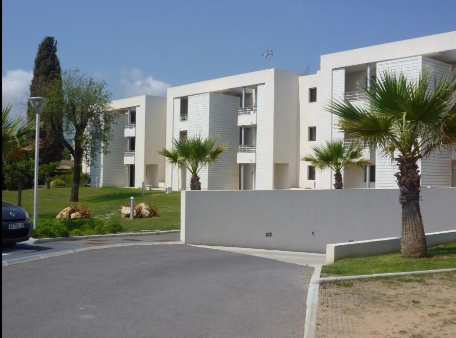 Luxury 3 Piece Garden Apartment In Cannes Marina Mandelieu Exterior foto