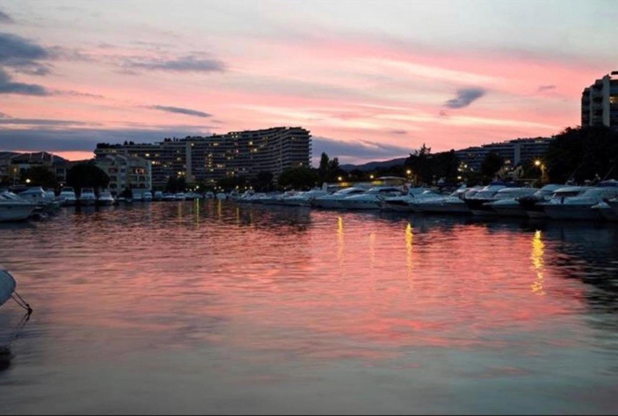 Luxury 3 Piece Garden Apartment In Cannes Marina Mandelieu Exterior foto