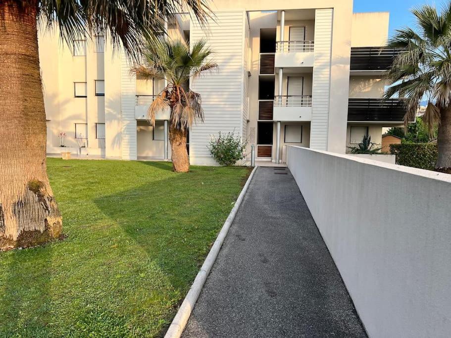 Luxury 3 Piece Garden Apartment In Cannes Marina Mandelieu Exterior foto