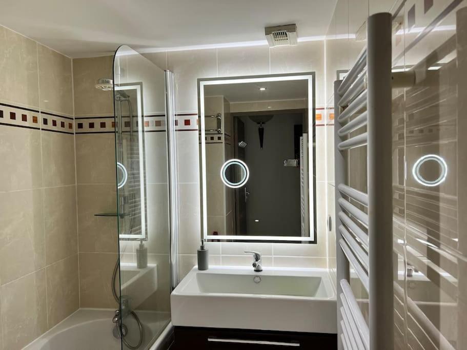 Luxury 3 Piece Garden Apartment In Cannes Marina Mandelieu Exterior foto